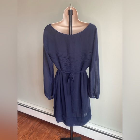 Max Studio. Navy. Size medium. Polyester. Long sleeves. - Picture 5 of 5